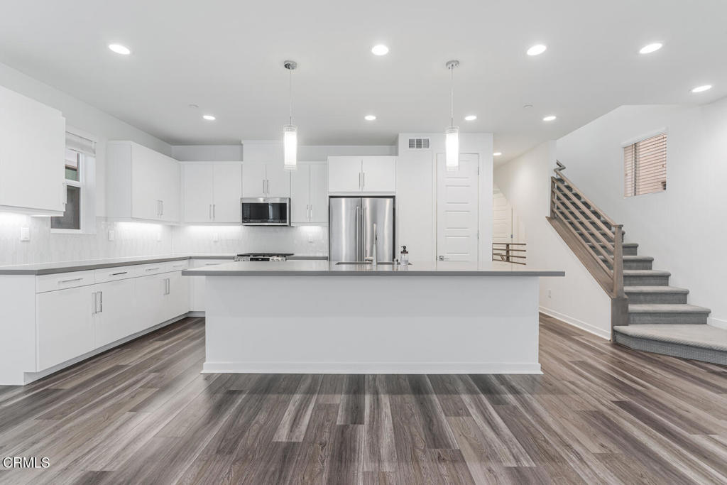 1085 Canal Street Oxnard, CA 93035 - Photo 18 of 51