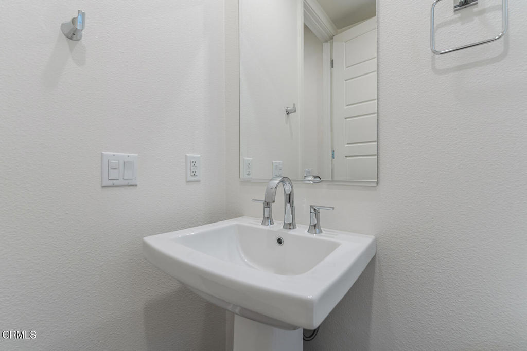 1085 Canal Street Oxnard, CA 93035 - Photo 22 of 51