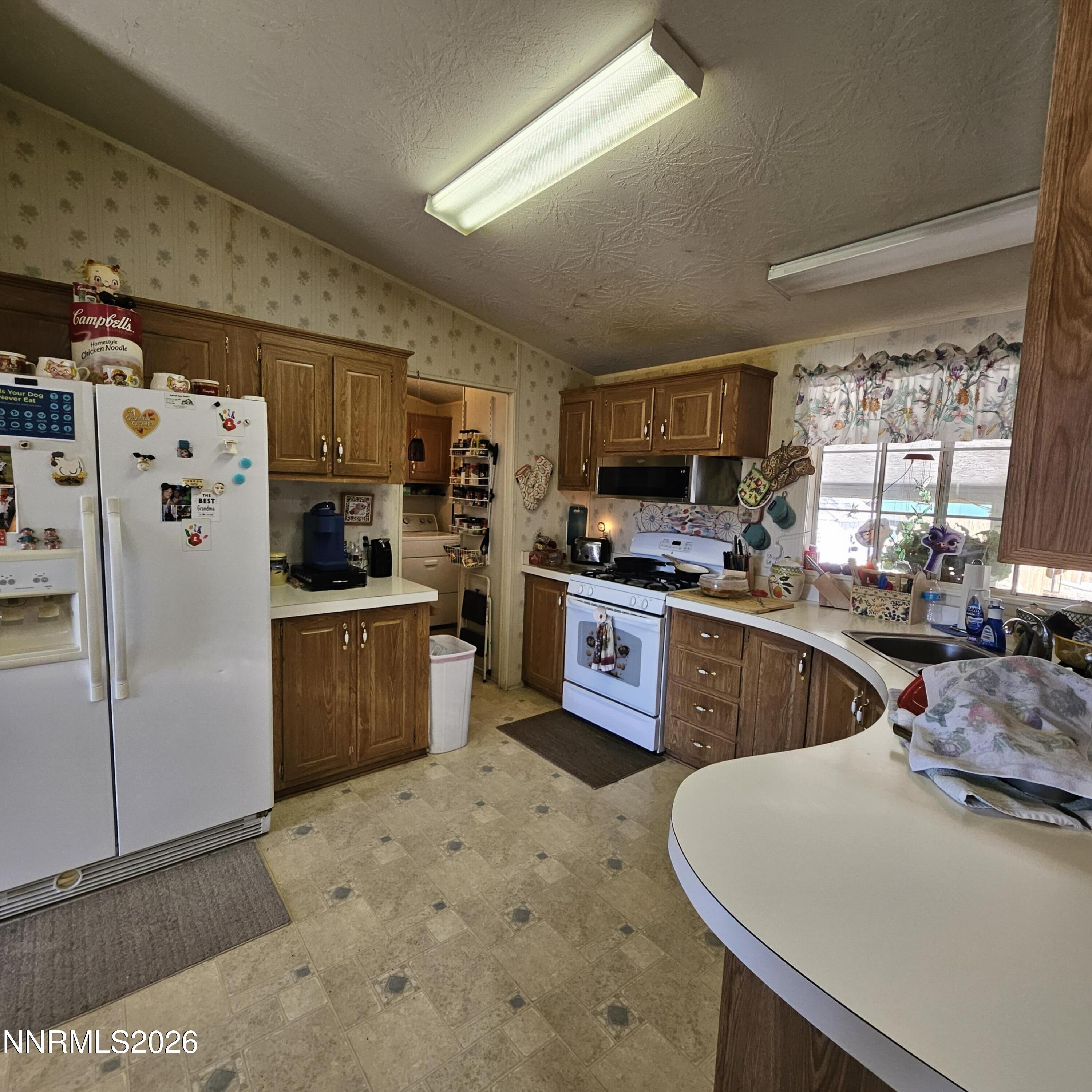936 Jasper Way Fernley, NV 89408 - Photo 9 of 17 20260418_131656