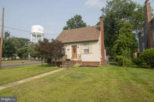 $315,000 | 35 West Holly Avenue, Oaklyn, NJ 08107