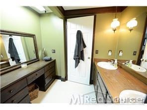 724 Stanford Circle Rochester Hills, MI 48309 - Photo 24 of 50