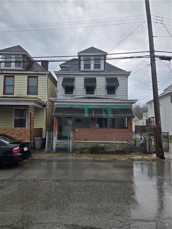 75 Rosamond Street McKees Rocks, PA 15136 - Photo 1 of 16 Gallery Image 1