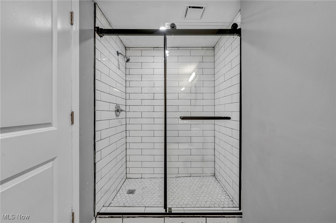 5103 Eastover Road Cleveland, OH 44124 - Photo 27 of 34 Gallery Image 27