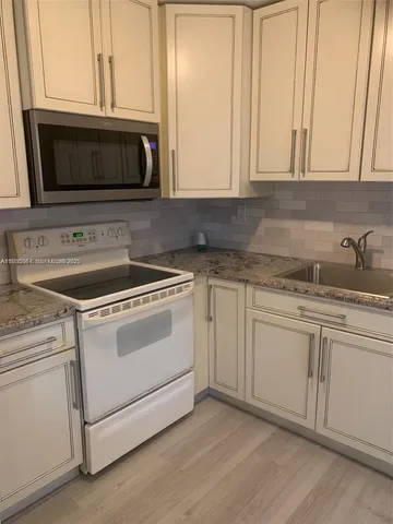 $1,500 | 1830 Southwest 81st Avenue, Unit 4305, North Lauderdale, FL 33068