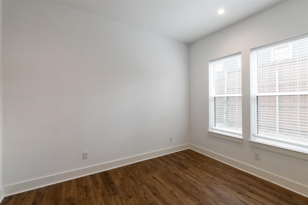 617 North Tyler Street Dallas, TX 75208 - Photo 12 of 17