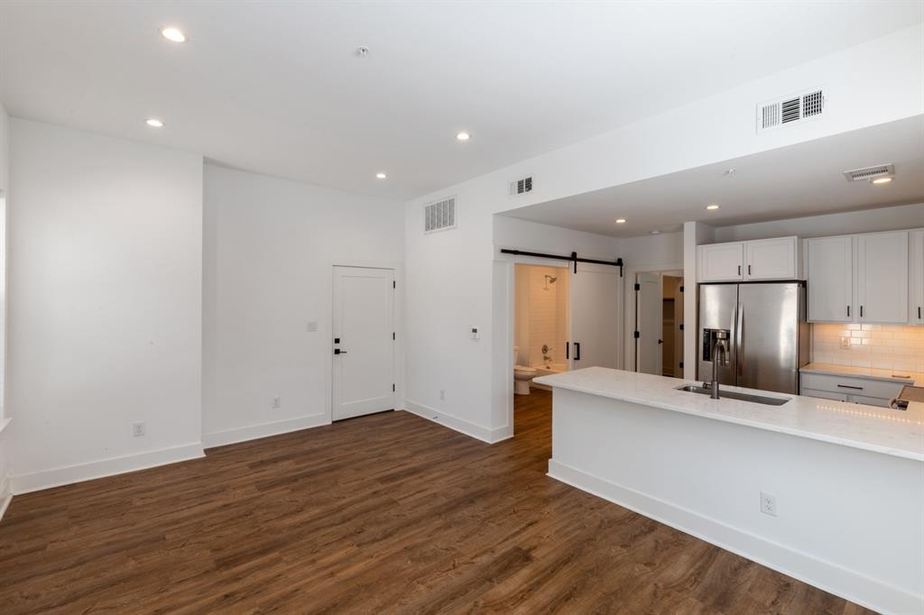 617 North Tyler Street Dallas, TX 75208 - Photo 8 of 17