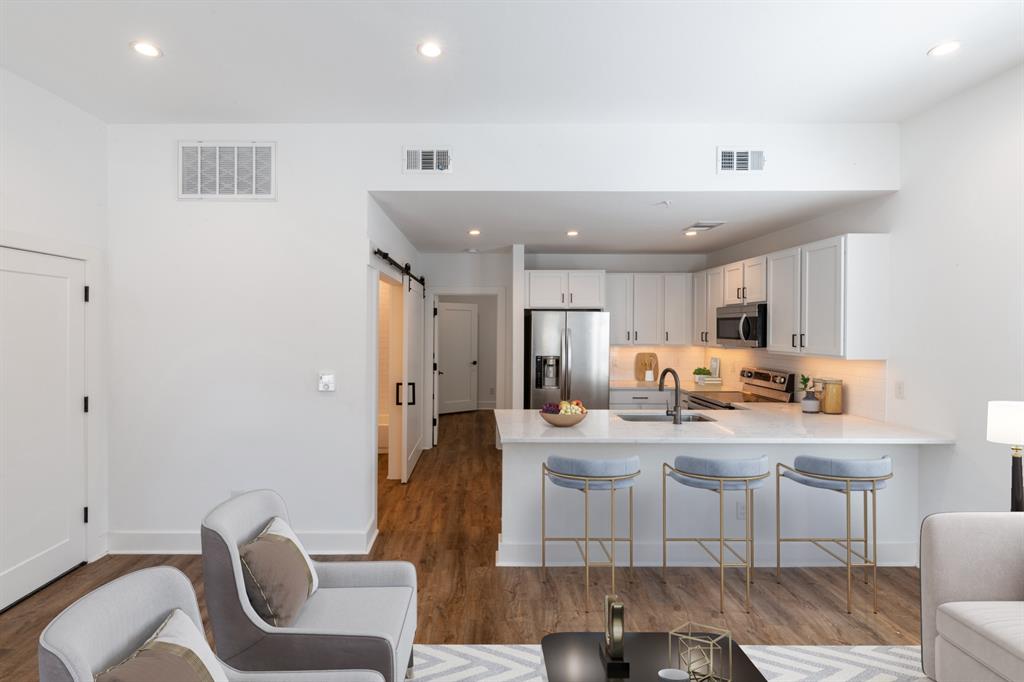 617 North Tyler Street Dallas, TX 75208 - Photo 9 of 17