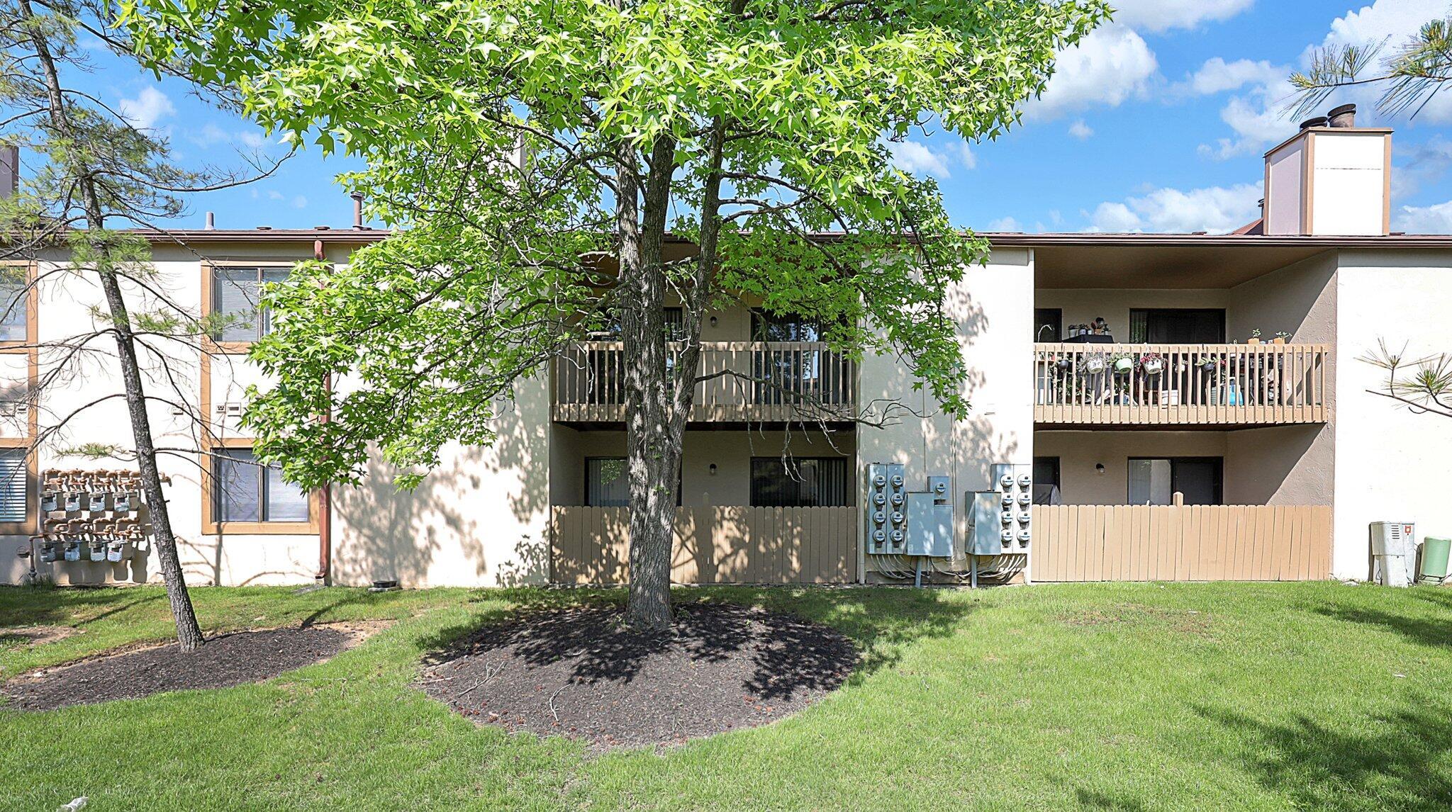 2175 Hedgerow Road, Unit 2175B Columbus, OH 43220 - Photo 21 of 28 22-web-or-mls-2175-hedgerow-road-2175b