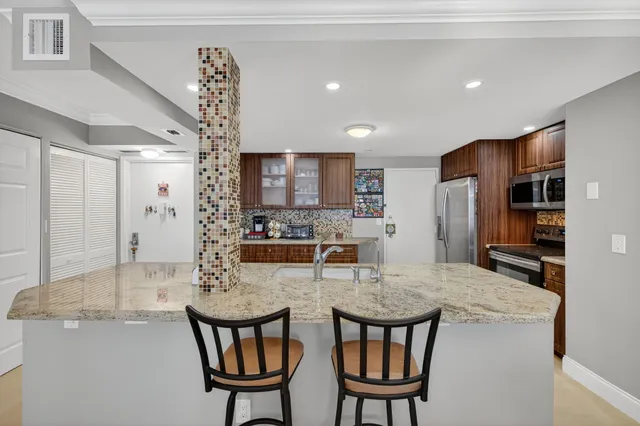 $480,000 | 1149 Hillsboro Mile, Unit 504, Hillsboro Beach, FL 33062