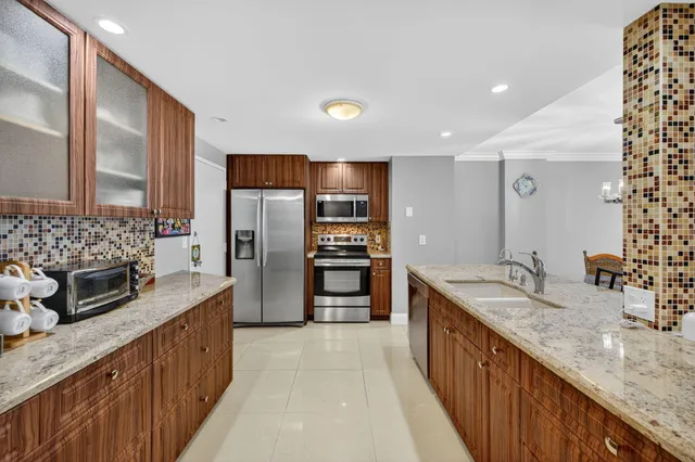 $480,000 | 1149 Hillsboro Mile, Unit 504, Hillsboro Beach, FL 33062