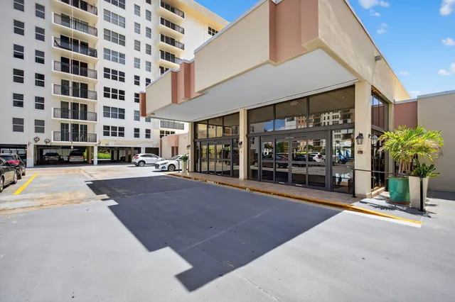 $480,000 | 1149 Hillsboro Mile, Unit 504, Hillsboro Beach, FL 33062