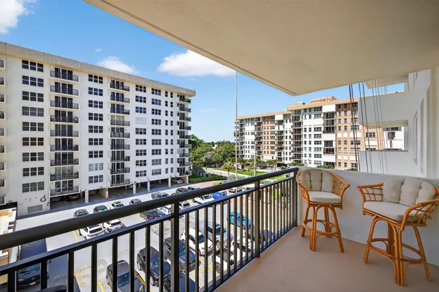 $480,000 | 1149 Hillsboro Mile, Unit 504, Hillsboro Beach, FL 33062