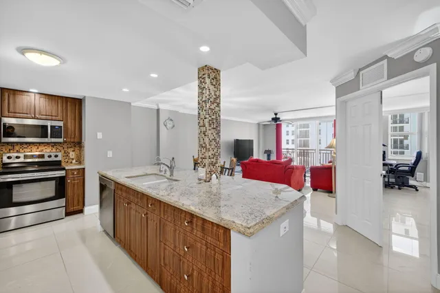 $480,000 | 1149 Hillsboro Mile, Unit 504, Hillsboro Beach, FL 33062