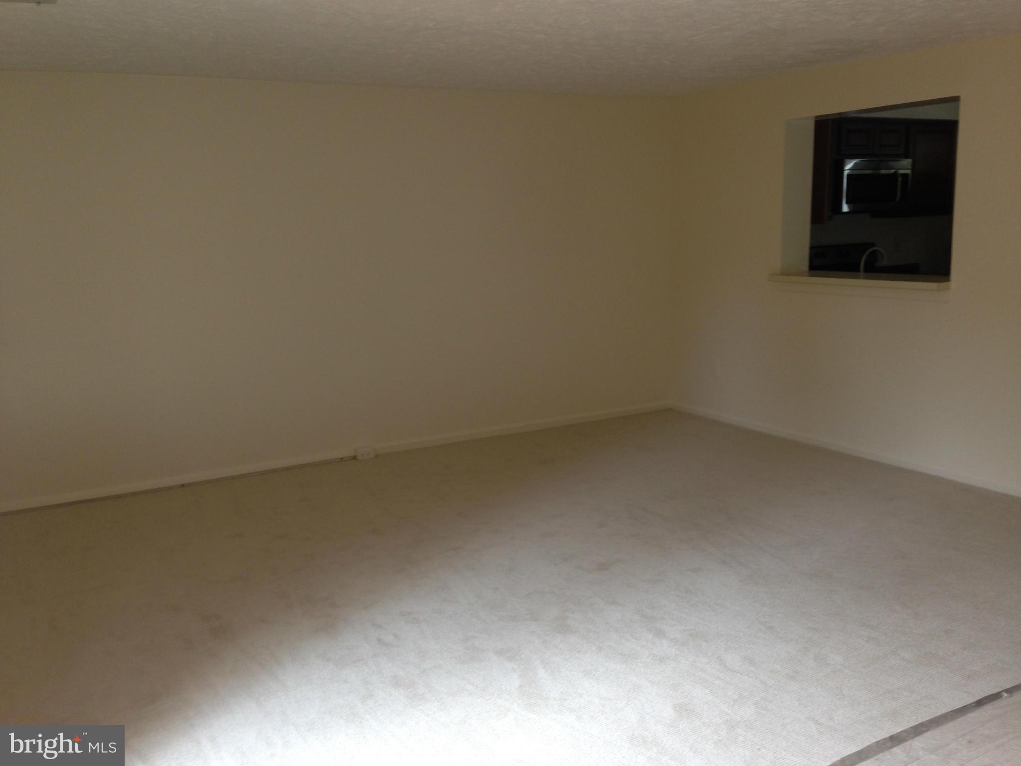 7473 Lone Star Road Lorton, VA 22079 - Photo 11 of 29 Living Room