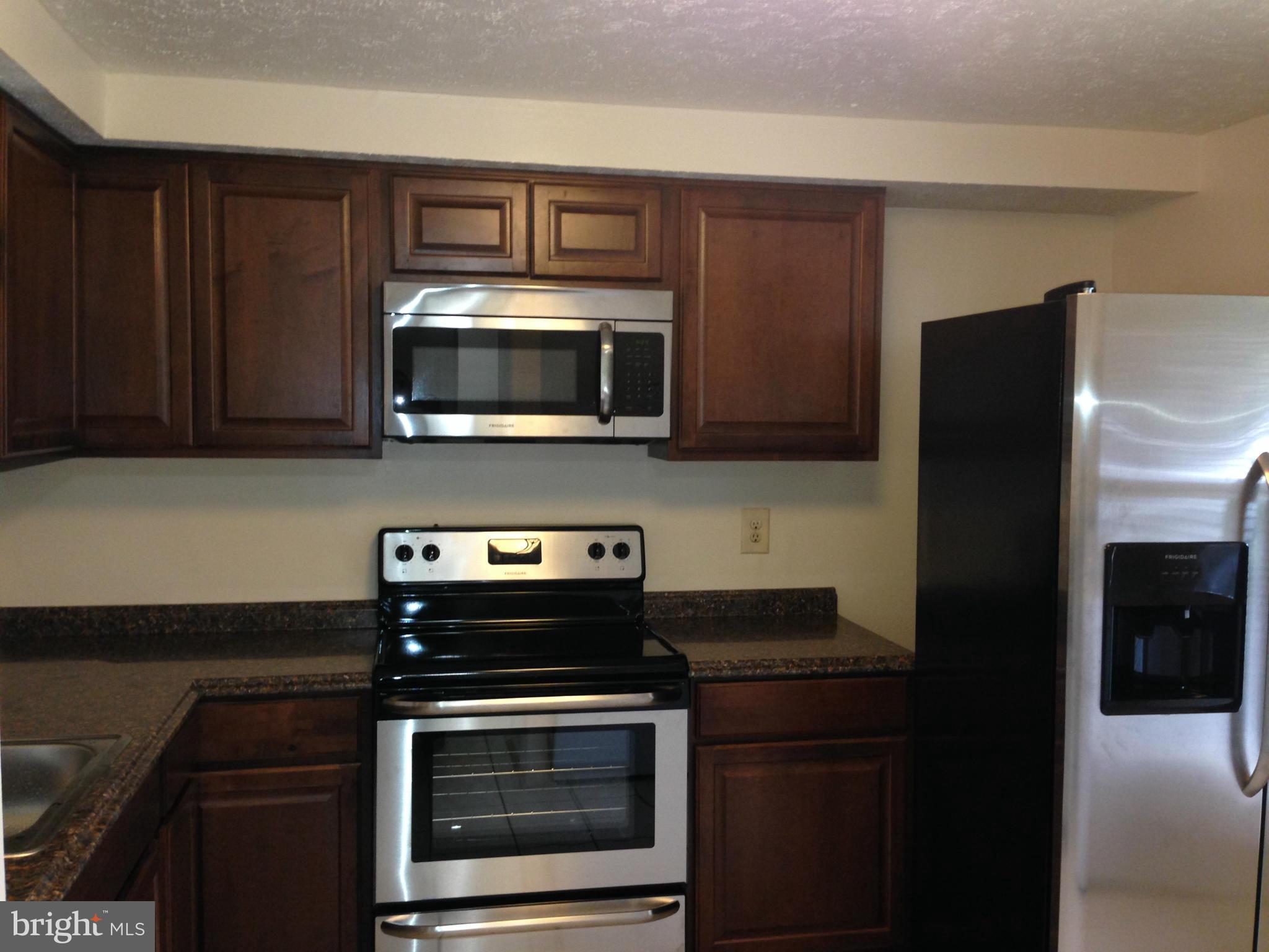 7473 Lone Star Road Lorton, VA 22079 - Photo 3 of 29 Kitchen