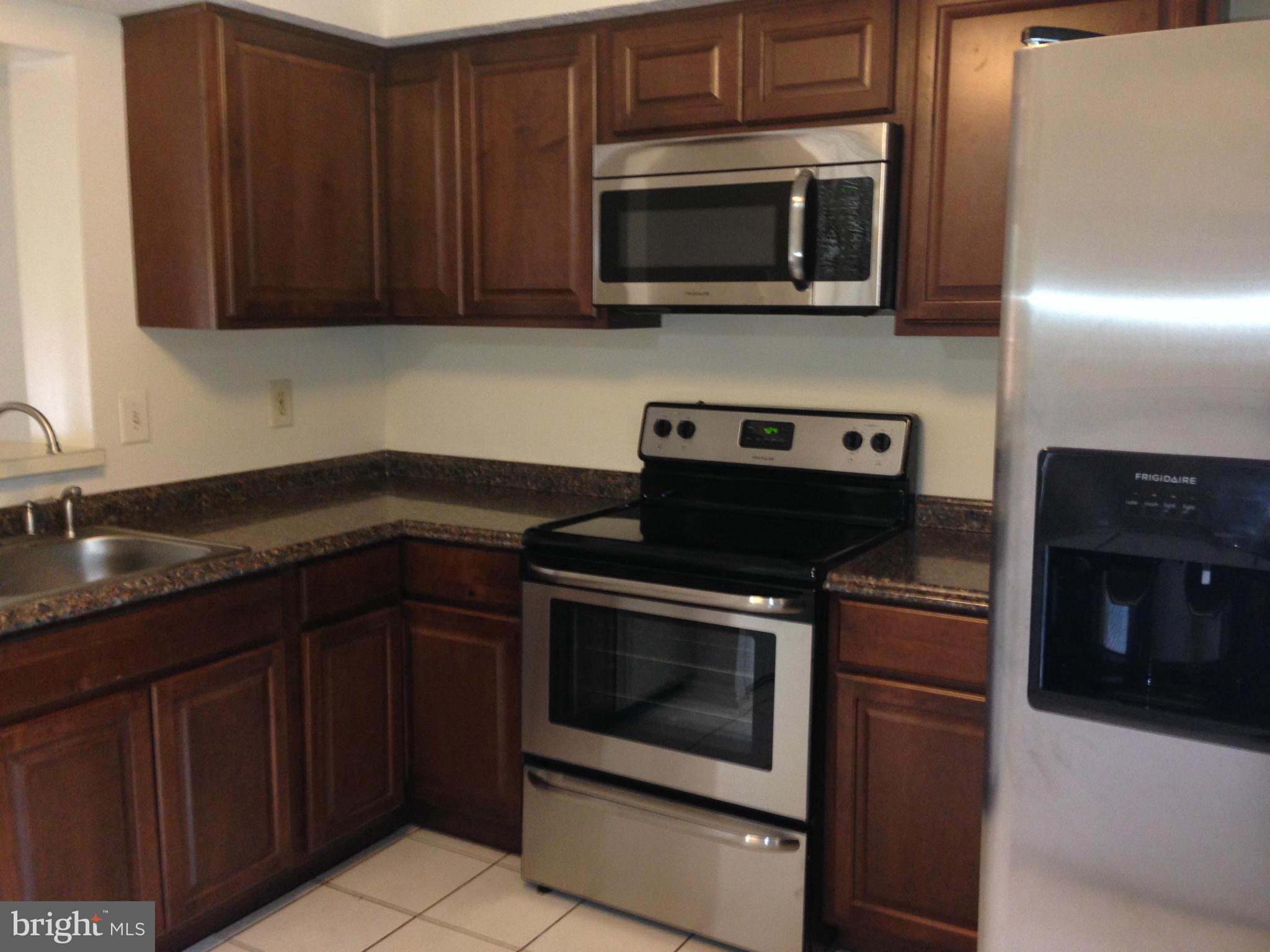 7473 Lone Star Road Lorton, VA 22079 - Photo 4 of 29 Kitchen