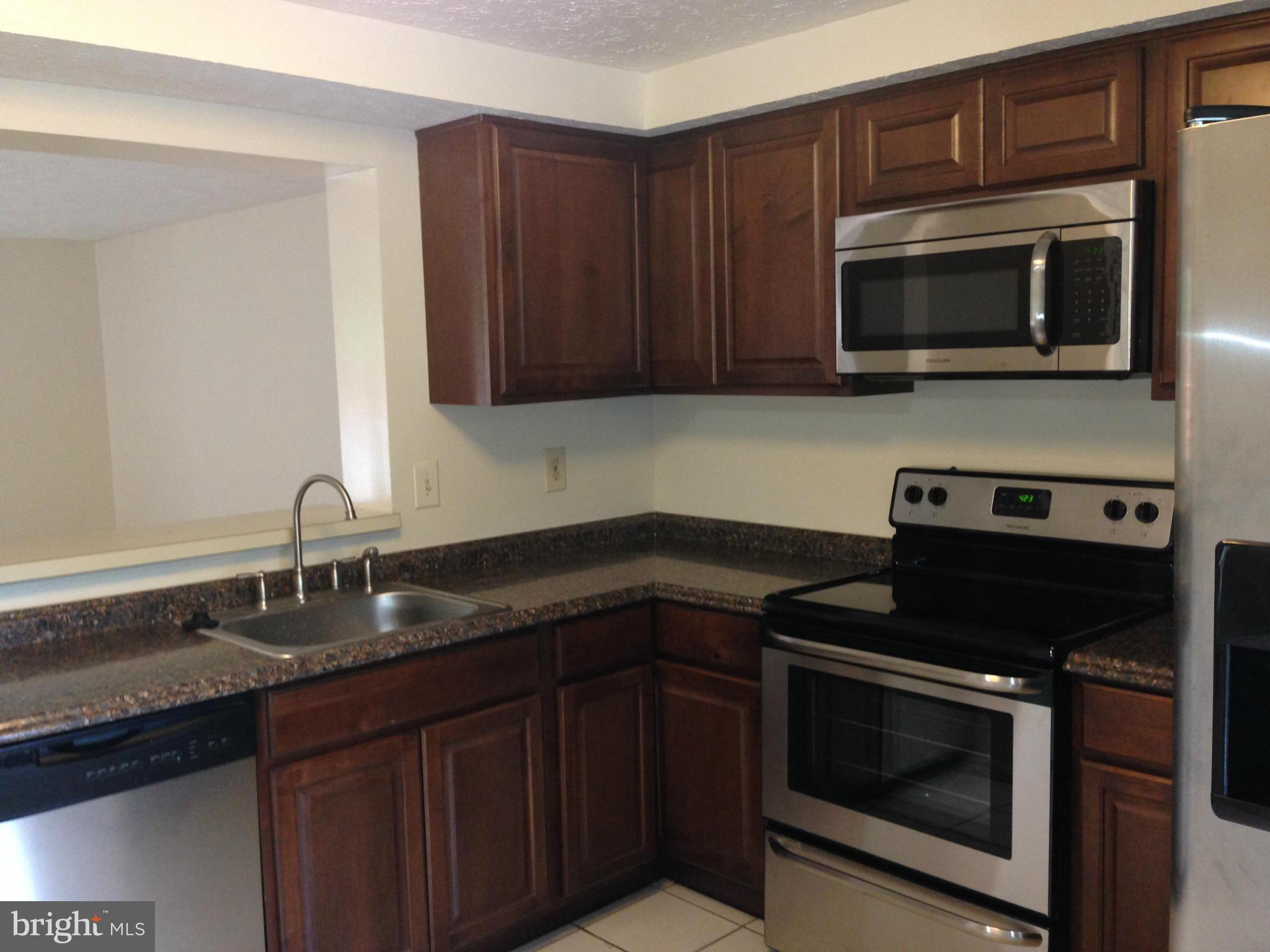 7473 Lone Star Road Lorton, VA 22079 - Photo 5 of 29 Kitchen