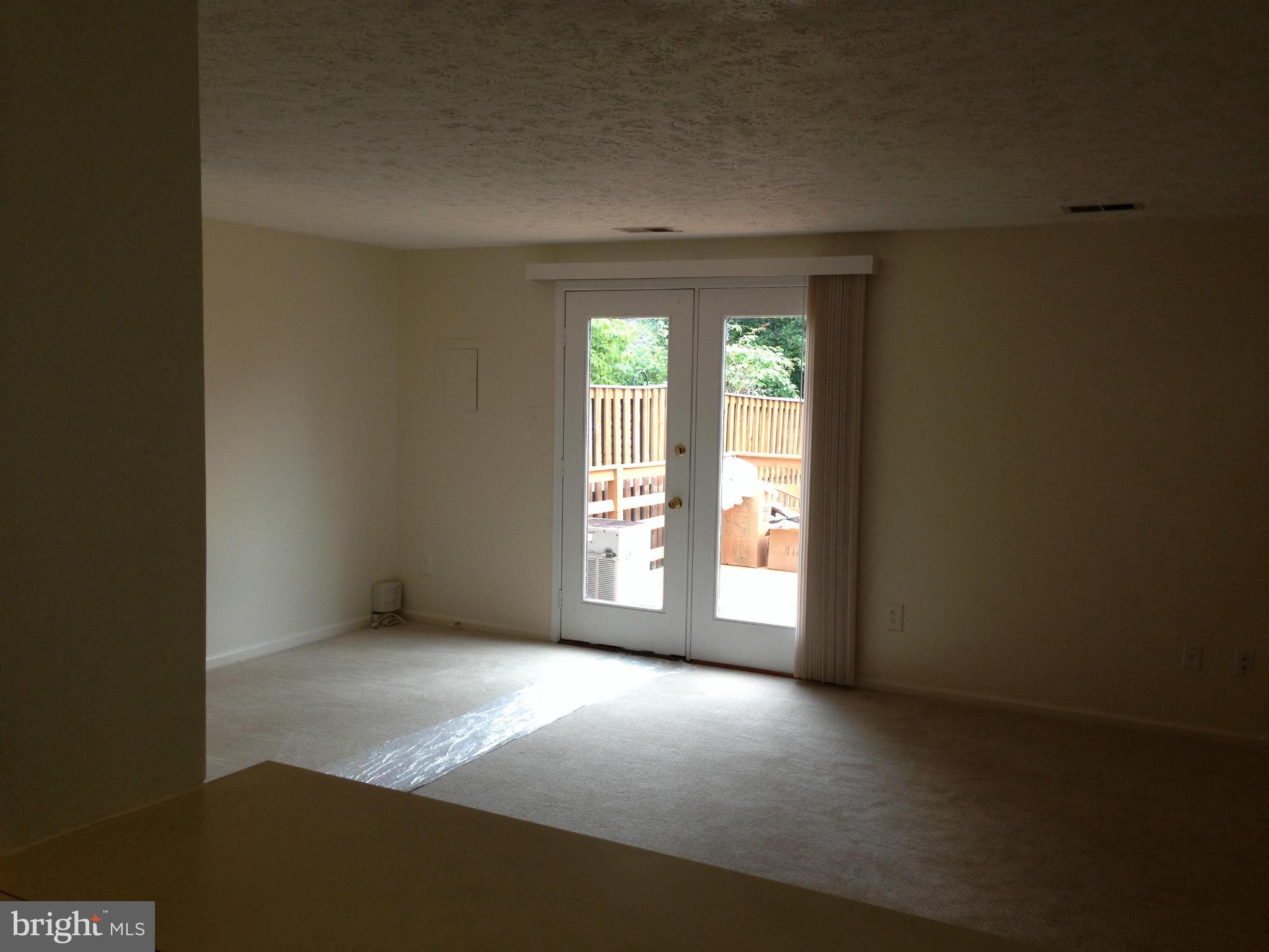 7473 Lone Star Road Lorton, VA 22079 - Photo 8 of 29 Living Room
