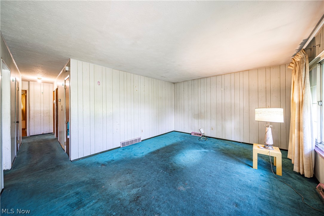 16102 Seville Road Cleveland, OH 44128 - Photo 4 of 31 Gallery Image 4