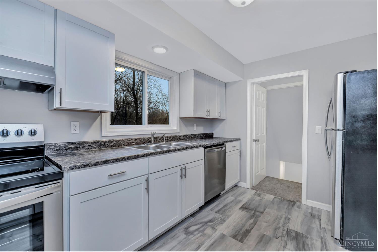 4284 Foley Road Cincinnati, OH 45205 - Photo 10 of 34