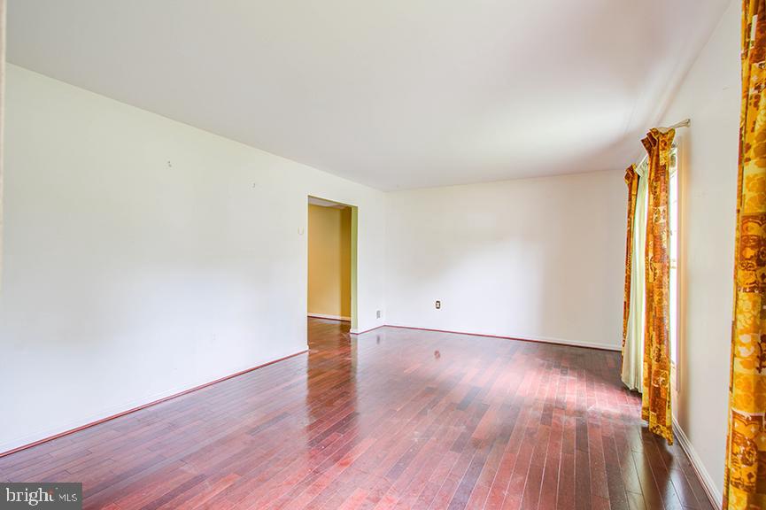916 Fall Ridge Way Gambrills, MD 21054 - Photo 5 of 32 Gallery Image 5