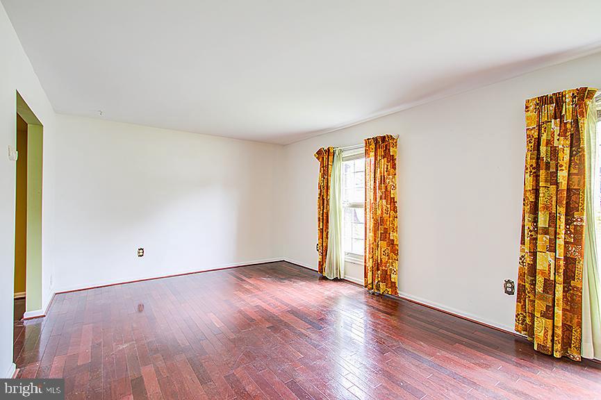 916 Fall Ridge Way Gambrills, MD 21054 - Photo 6 of 32 Gallery Image 6