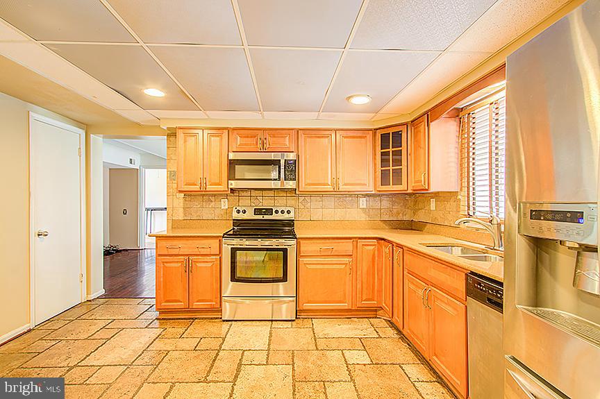 916 Fall Ridge Way Gambrills, MD 21054 - Photo 10 of 32 Gallery Image 10