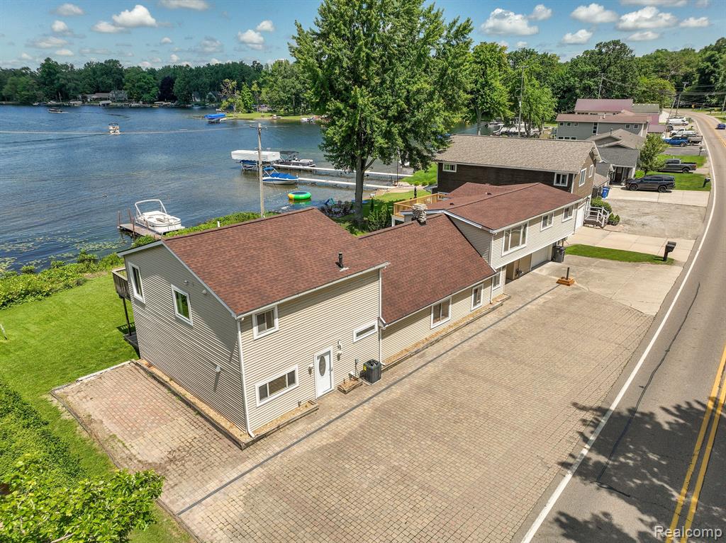 1794 South Hughes Road Brighton, MI 48114 - Photo 2 of 41