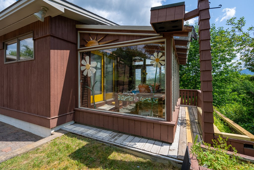 243 Trudeau Road Saranac Lake, NY 12983 - Photo 6 of 27 Gallery Image 6