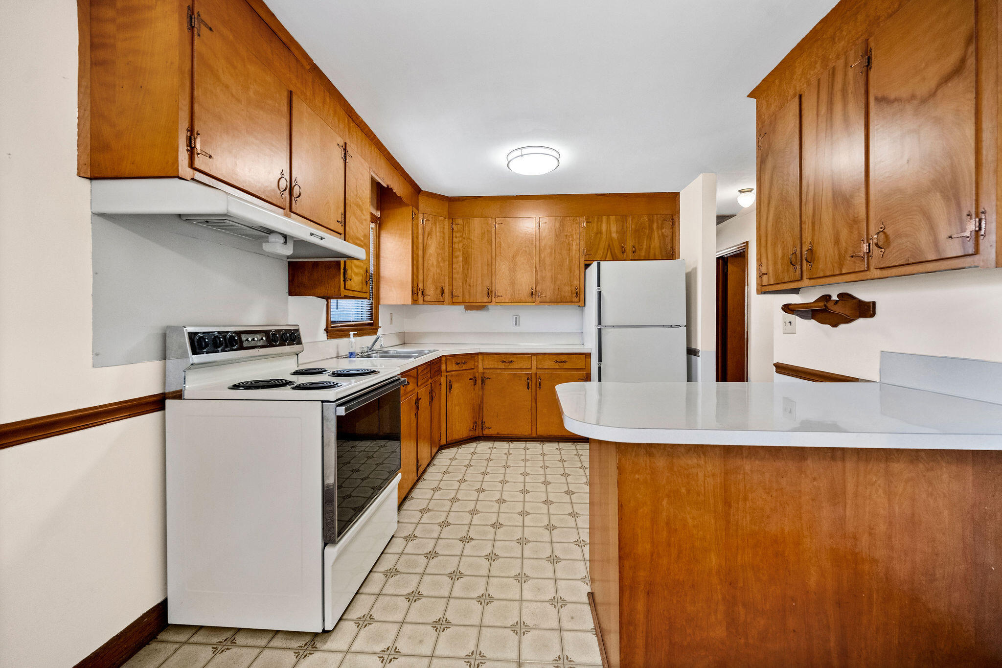 5880 North Rhett Avenue Hanahan, SC 29410 - Photo 11 of 22 Kitchen