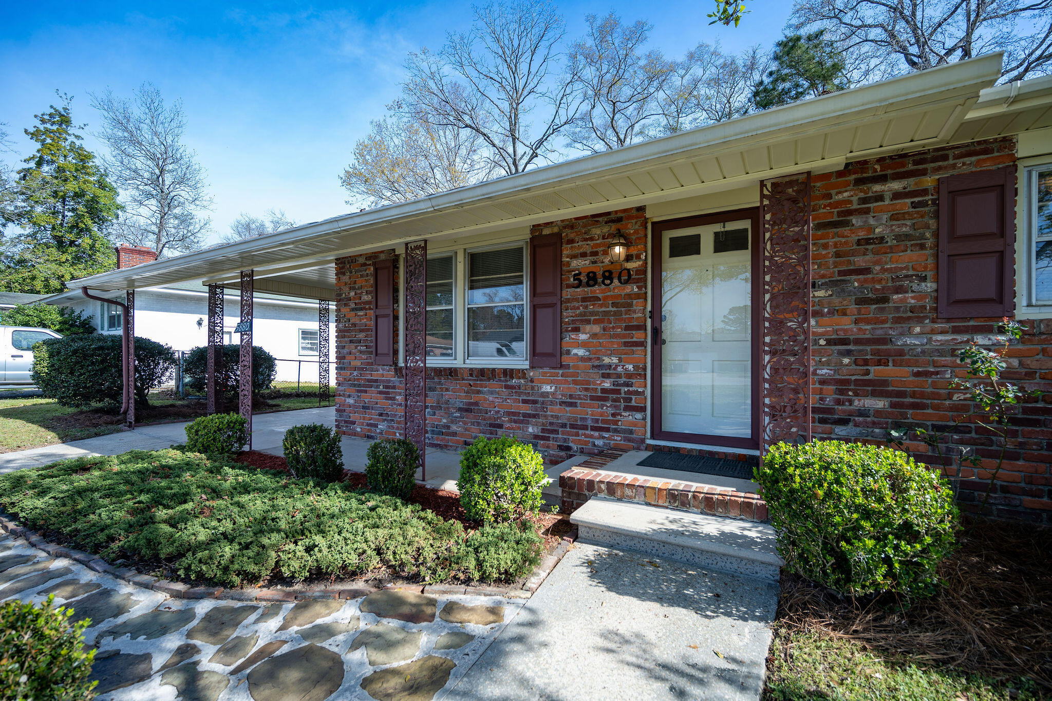 5880 North Rhett Avenue Hanahan, SC 29410 - Photo 5 of 22 Front Walkway