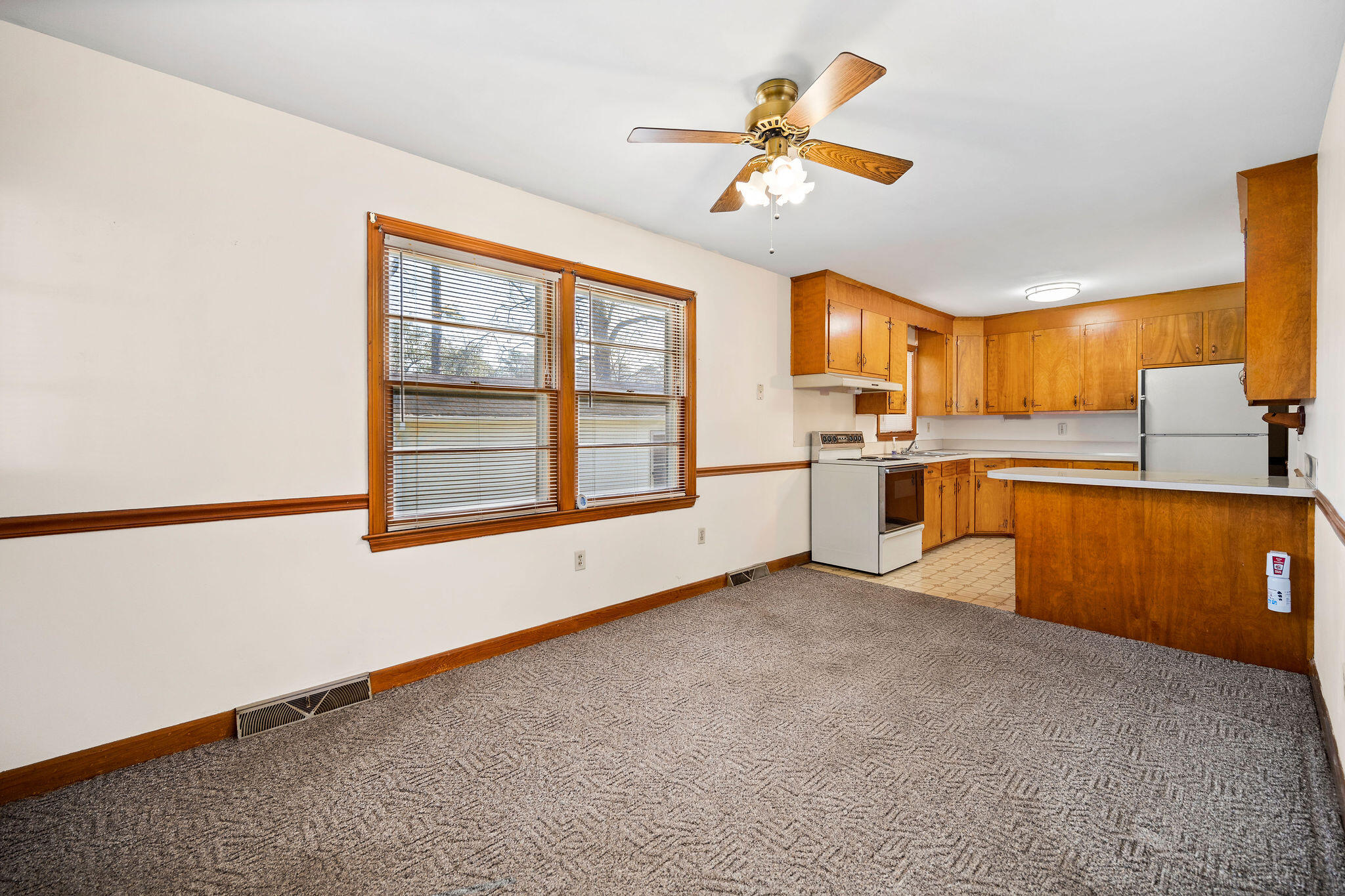5880 North Rhett Avenue Hanahan, SC 29410 - Photo 9 of 22 Dining Room