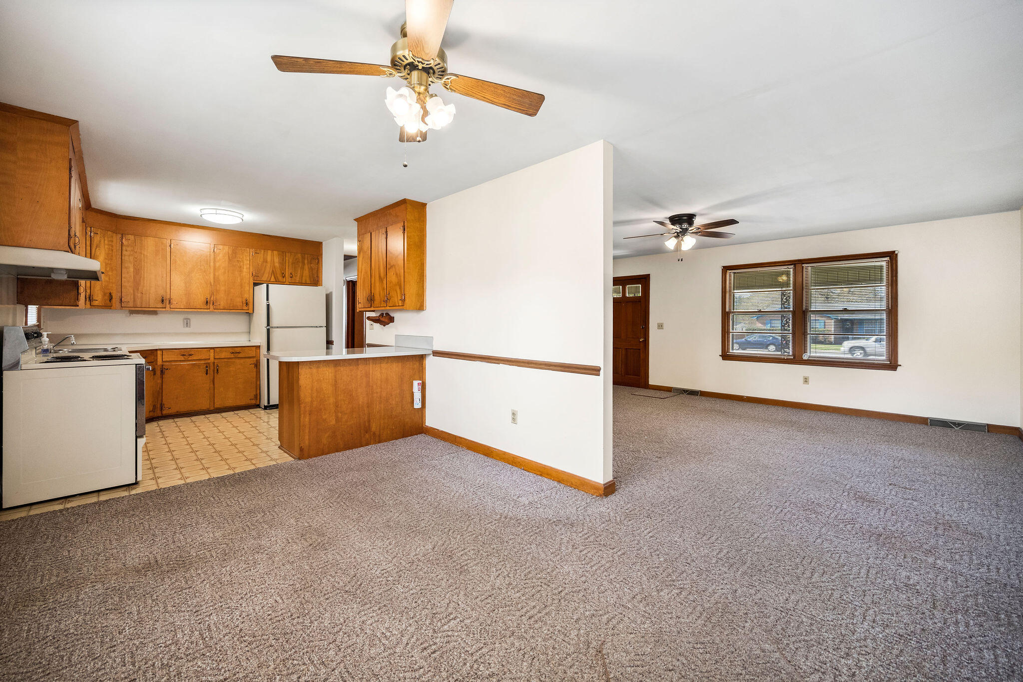 5880 North Rhett Avenue Hanahan, SC 29410 - Photo 10 of 22 Open Concept Dining and Kitchen
