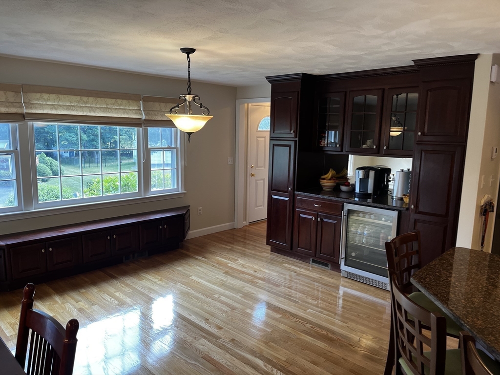 24 Pontiac Road Walpole, MA 02081 - Photo 9 of 25