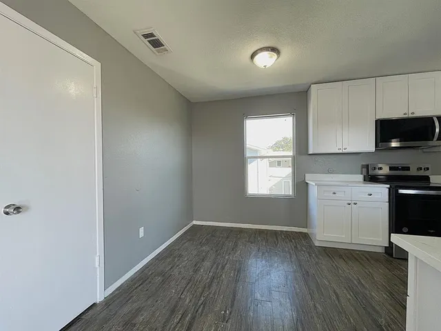 $1,500 | 2107 Knoll Crest Drive, Arlington, TX 76014