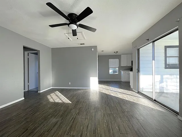 $1,500 | 2107 Knoll Crest Drive, Arlington, TX 76014