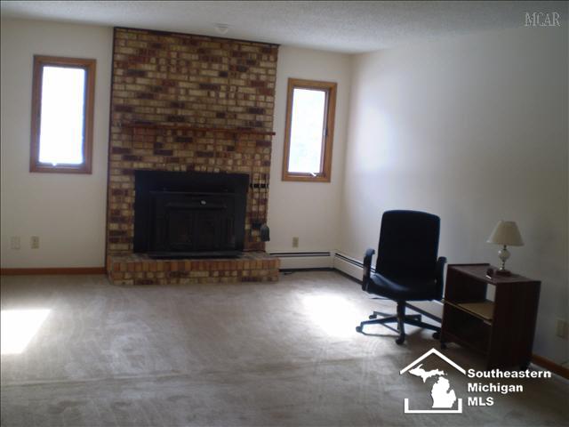 8480 Covert Road Petersburg, MI 49270 - Photo 17 of 19 Living Room