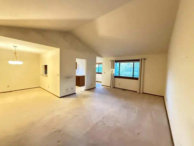 $148,000 | 500 Etna Street, St. Paul, MN 55106