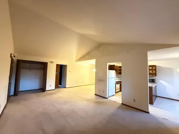 $125,800 | 500 Etna Street, Unit 203, St. Paul, MN 55106