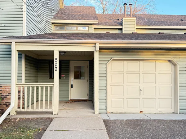 $125,800 | 500 Etna Street, Unit 203, St. Paul, MN 55106