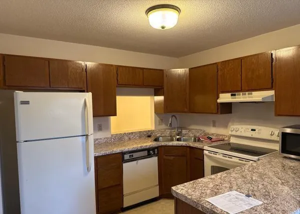 $125,800 | 500 Etna Street, Unit 203, St. Paul, MN 55106