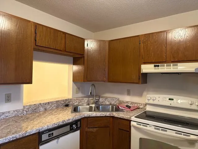 $148,000 | 500 Etna Street, St. Paul, MN 55106