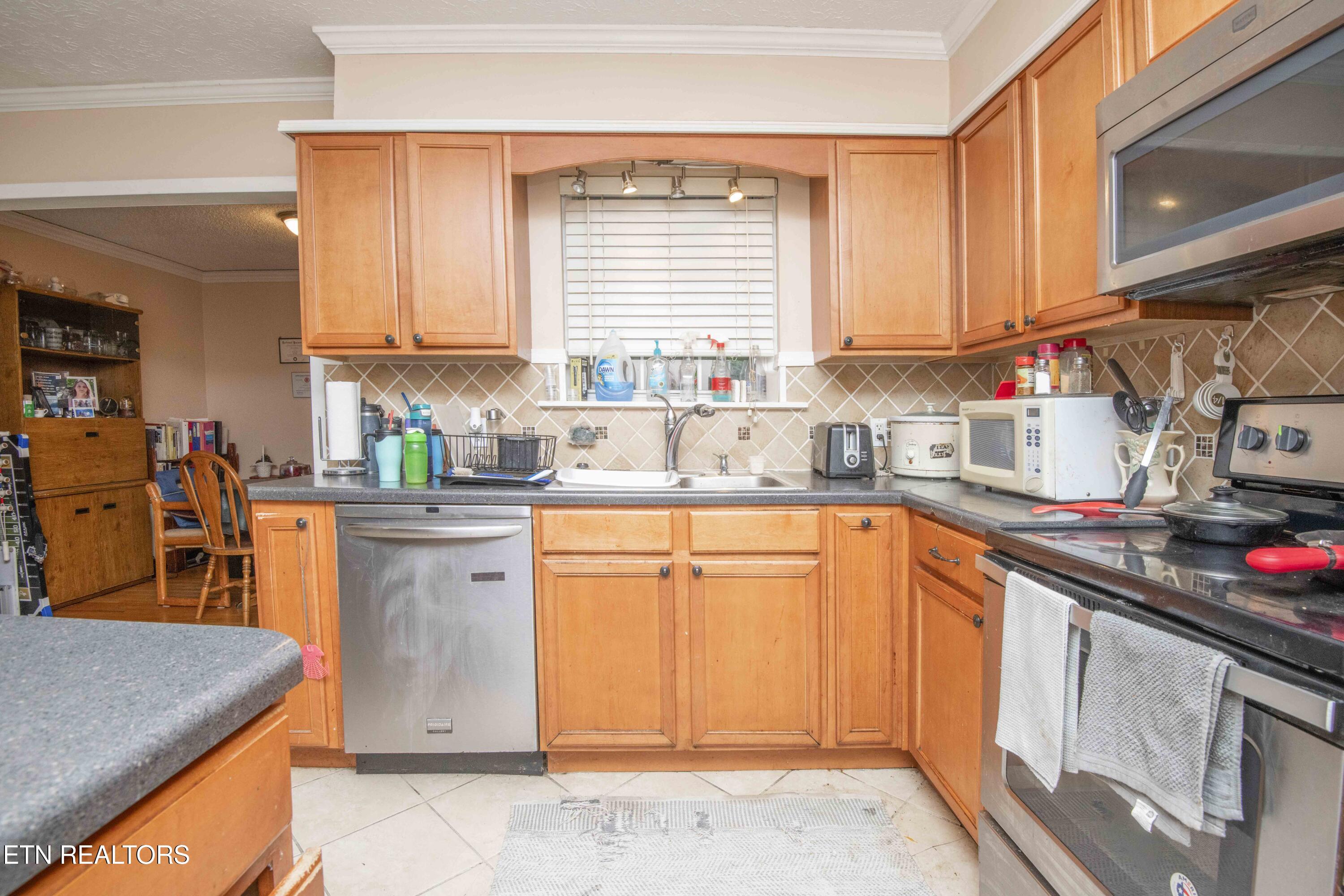 223 White Oak Lane Heiskell, TN 37754 - Photo 9 of 43 kitchen 3_1