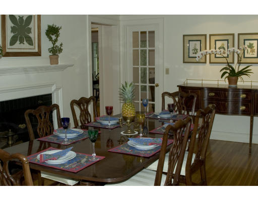 4 Brookfield Road Wellesley, MA 02481 - Photo 4 of 7