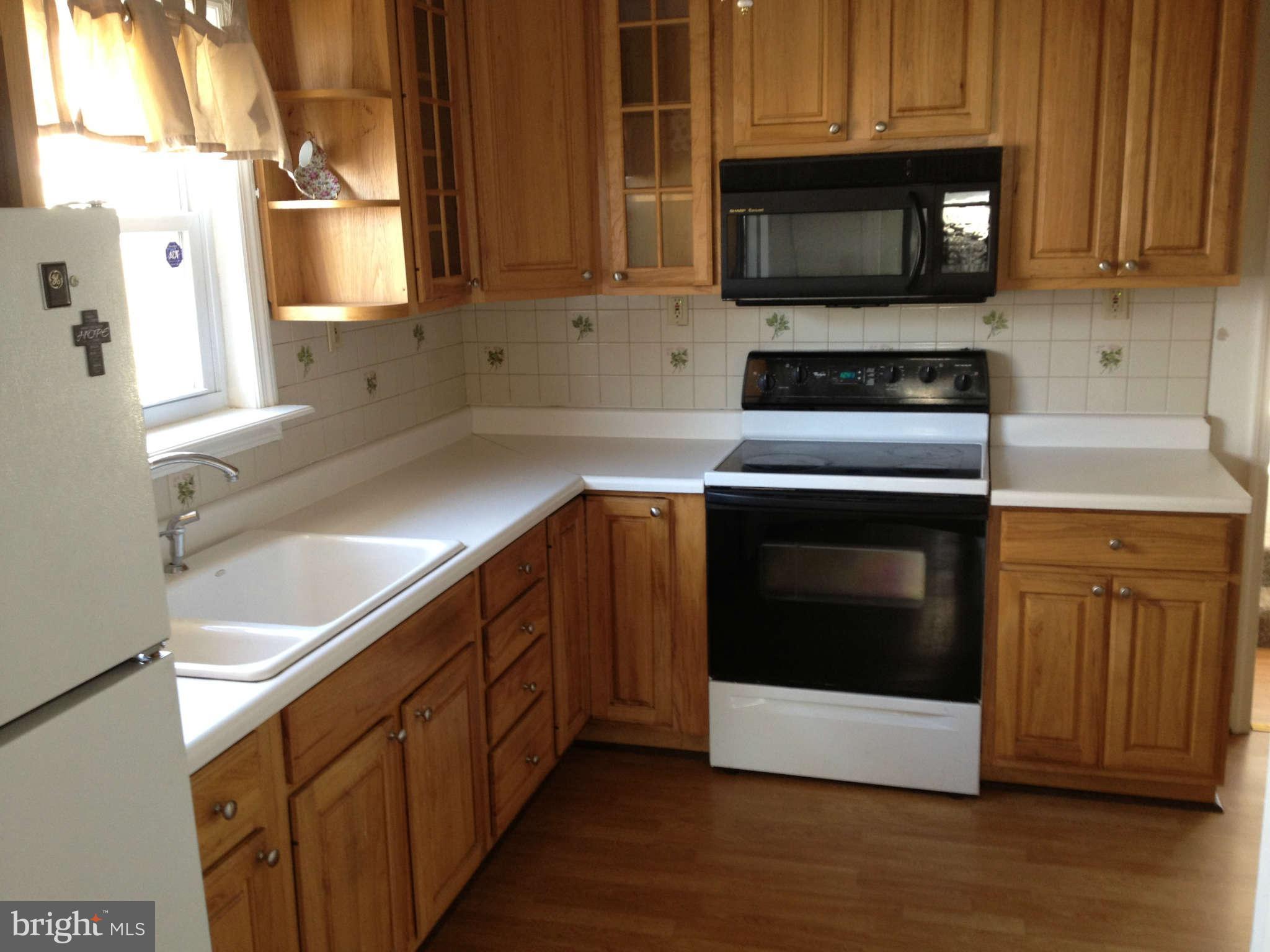 21 Clipper Road Baltimore, MD 21221 - Photo 3 of 22 Kitchen