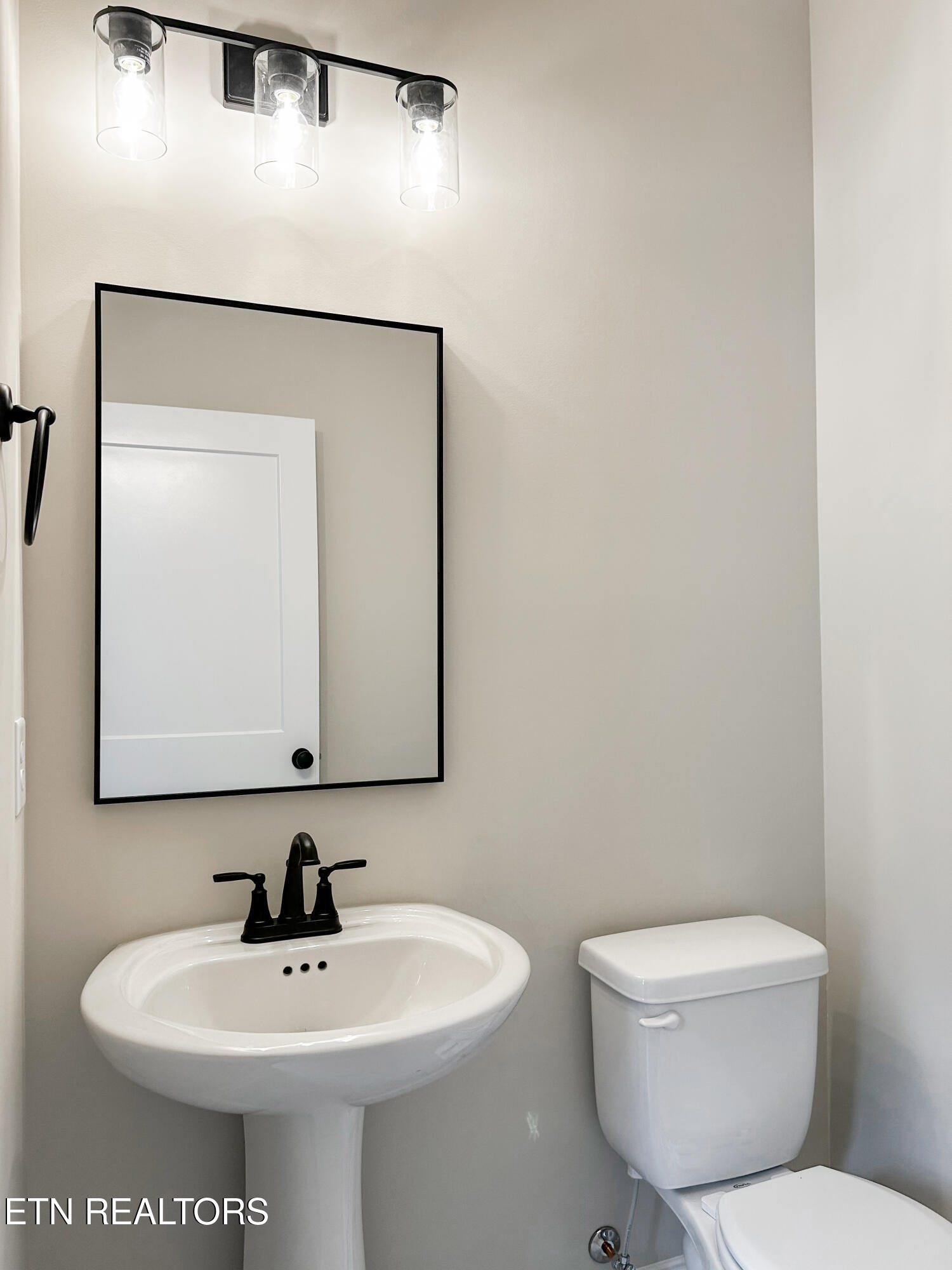 8319 Southwest Cottage Way Cleveland, TN 37311 - Photo 12 of 21 12