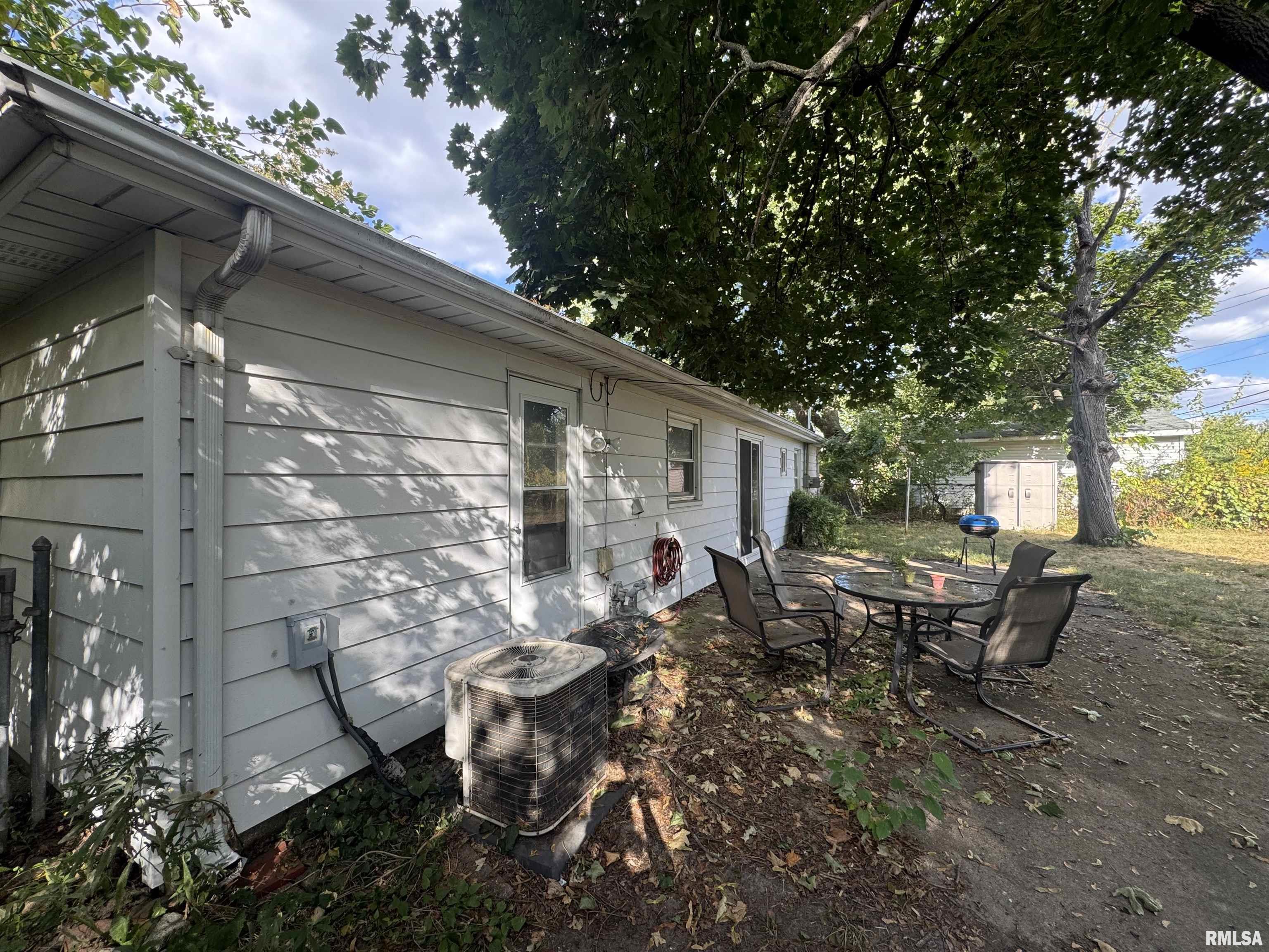 2214 West Arrowhead Lane Peoria, IL 61604 - Photo 3 of 3