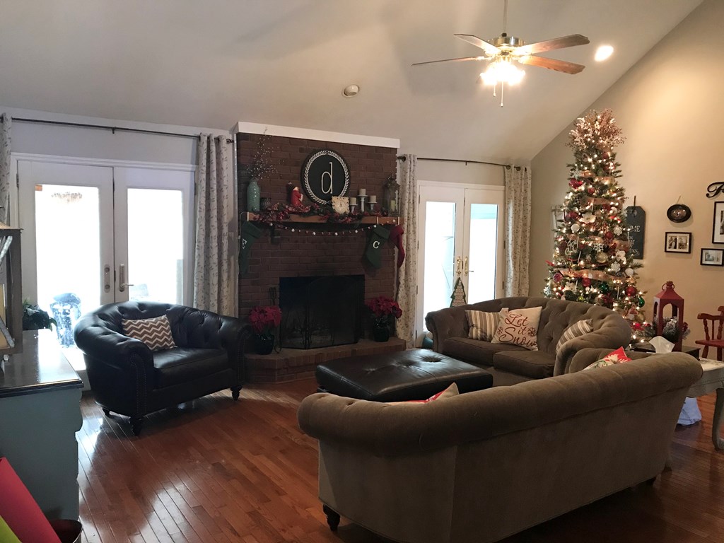239 John Howard Road Shiloh, GA 31826 - Photo 4 of 29 Family Room