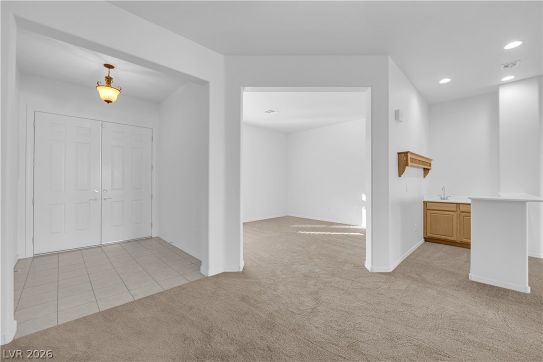 2184 Waterton Rivers Drive Henderson, NV 89044 - Photo 2 of 53 Approximately 2,592 Sqft of Living Space,
2 Bedroom Suites, Den/Office, 2.5 Baths, 3 Car Garage