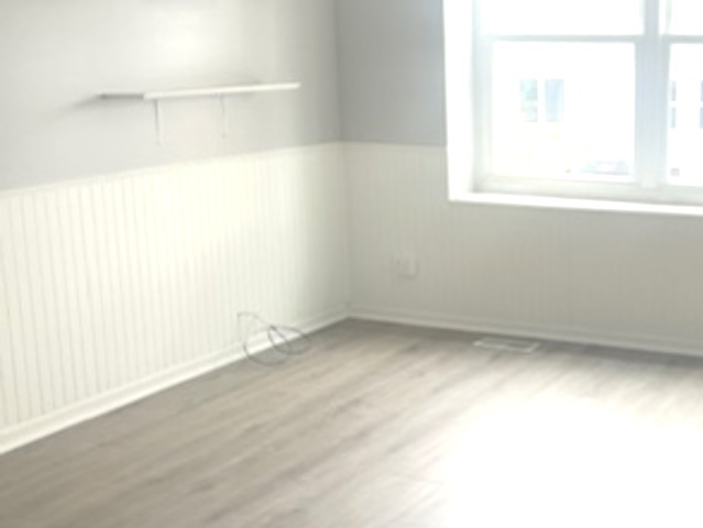 3256 Gresham Lane East Aurora, IL 60504 - Photo 12 of 14 an empty room with a window